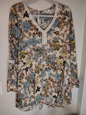 UMGEE, Anthropologie Boho Floral V-Neck Bell Sleeve Flouncy Tunic Blouse